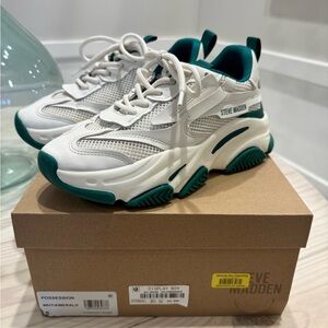 Steve Madden Possession
